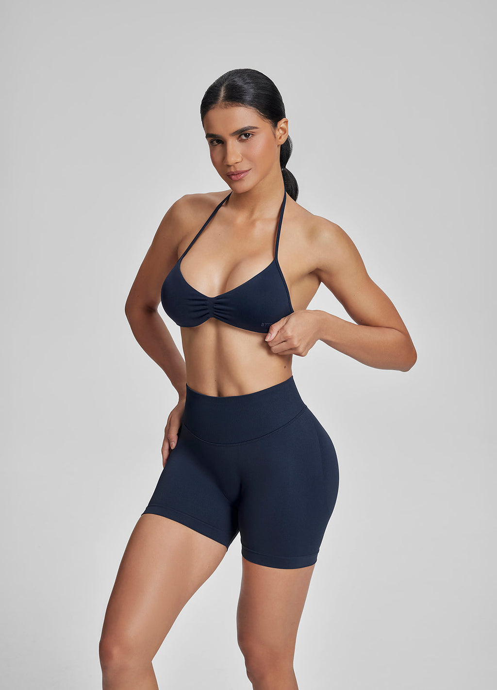 Shorts d'entraînement gainants taille haute effet ventre plat et rehausse-fessier 4.5