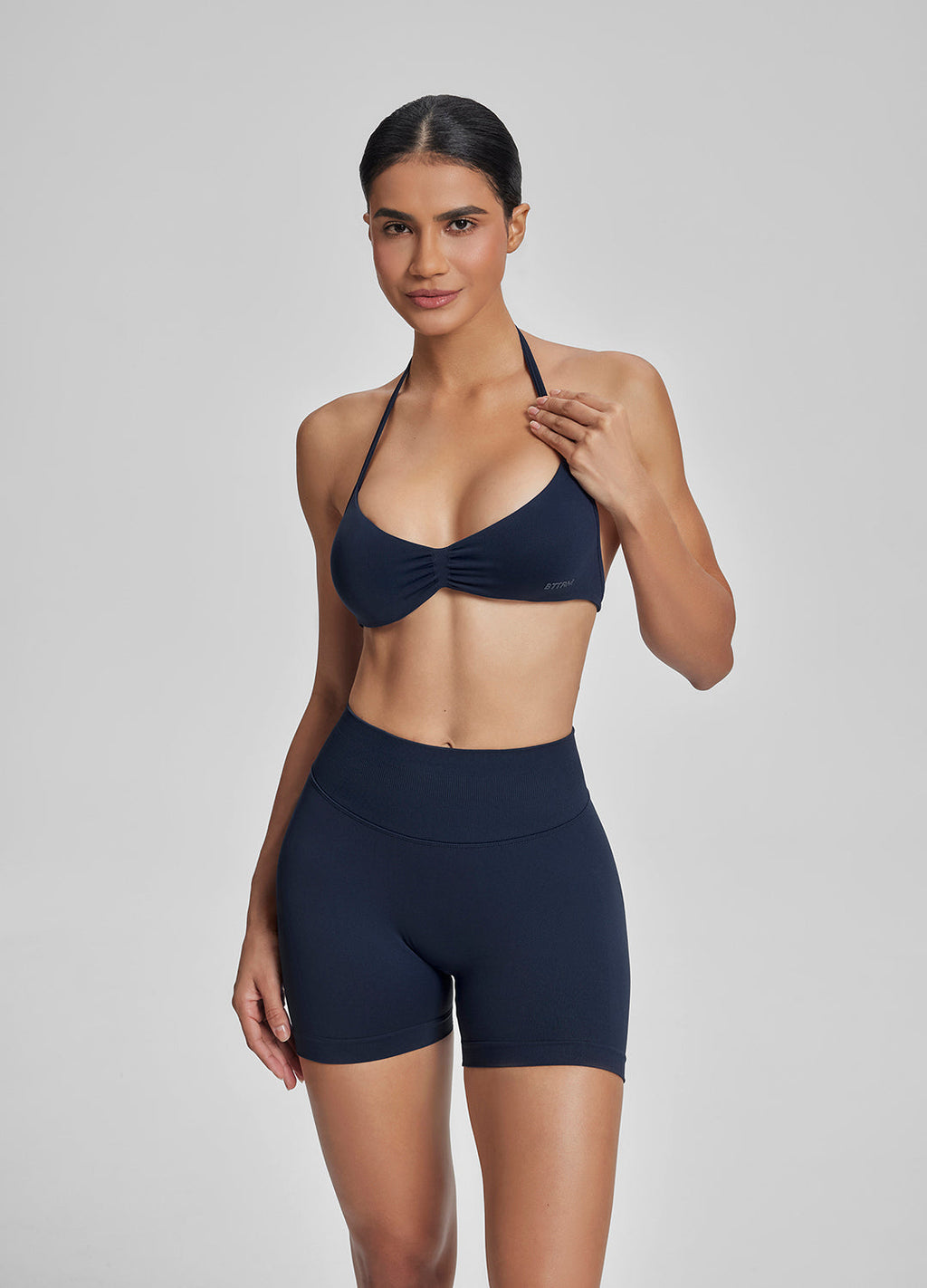 Shorts d'entraînement gainants taille haute effet ventre plat et rehausse-fessier 4.5