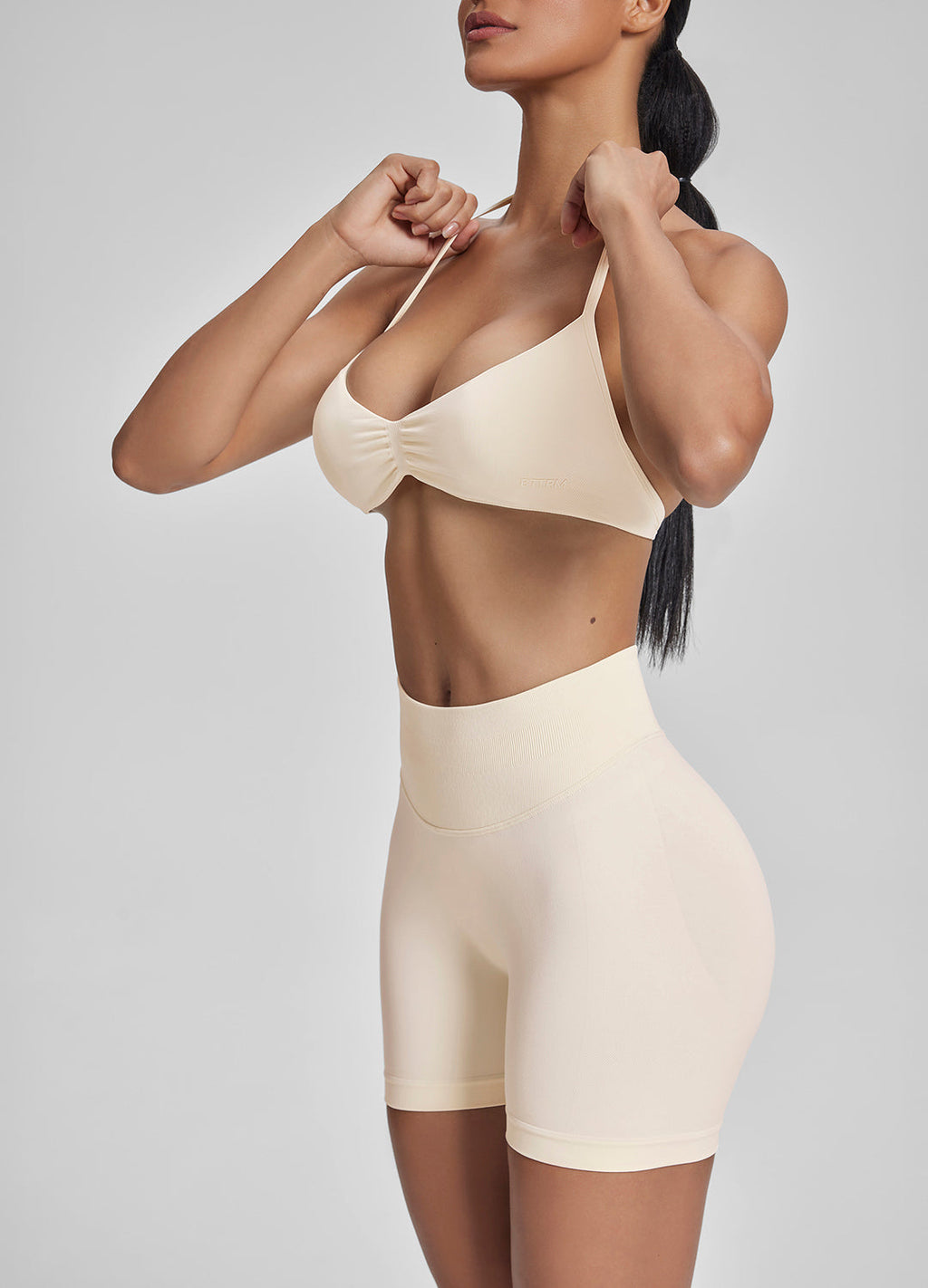Soutien-gorge dos nu en tricot sergé fonctionnel à fines bretelles et col montant