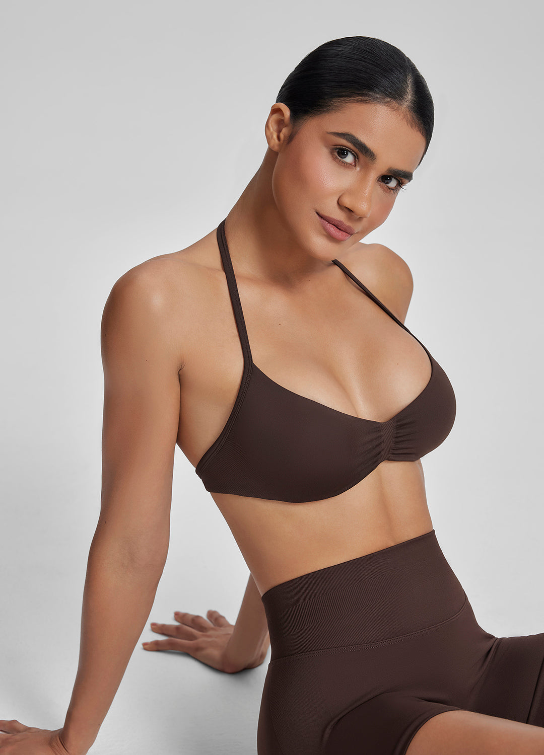 Soutien-gorge dos nu à brides, en tricot sergé fonctionnel, à col montant
