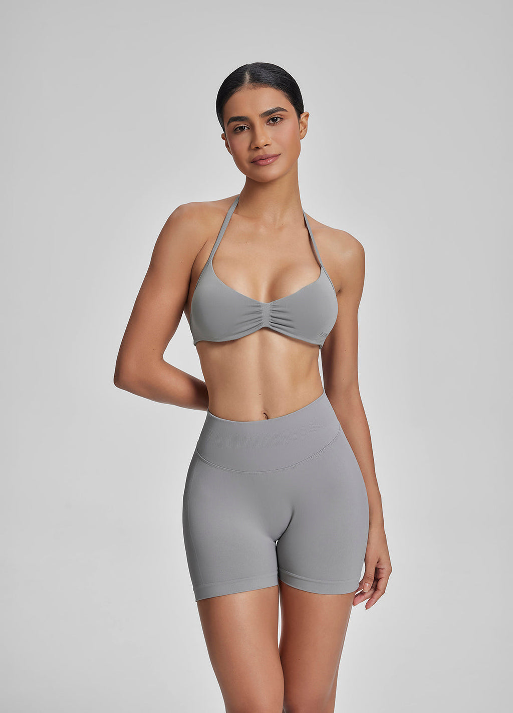 Short de sport galbant taille haute, gainant et rehausseur de fesses 4.5