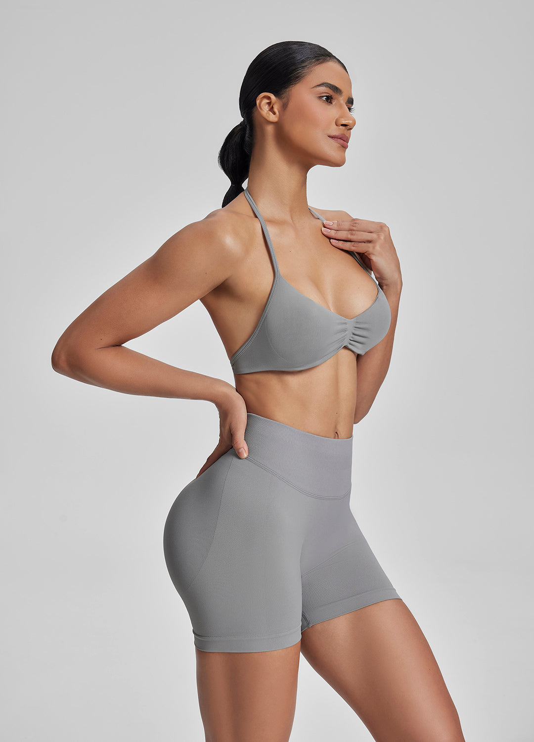 Short de sport galbant taille haute, gainant et rehausseur de fesses 4.5