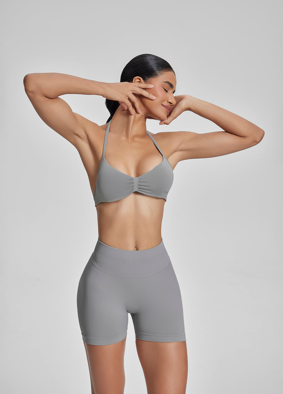 Short de sport galbant taille haute, gainant et rehausseur de fesses 4.5