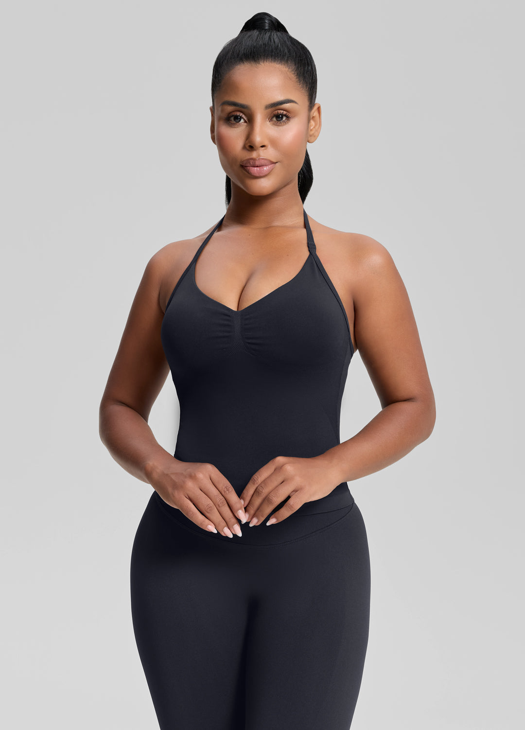 Débardeur caraco en tricot sergé, coupe ajustée, avec soutien-gorge intégré et encolure dos nu.
