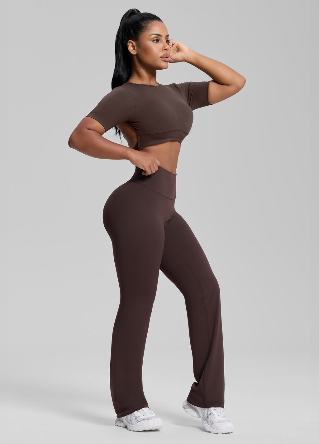 Bas droit ample, extensible, doux et anti-transpiration