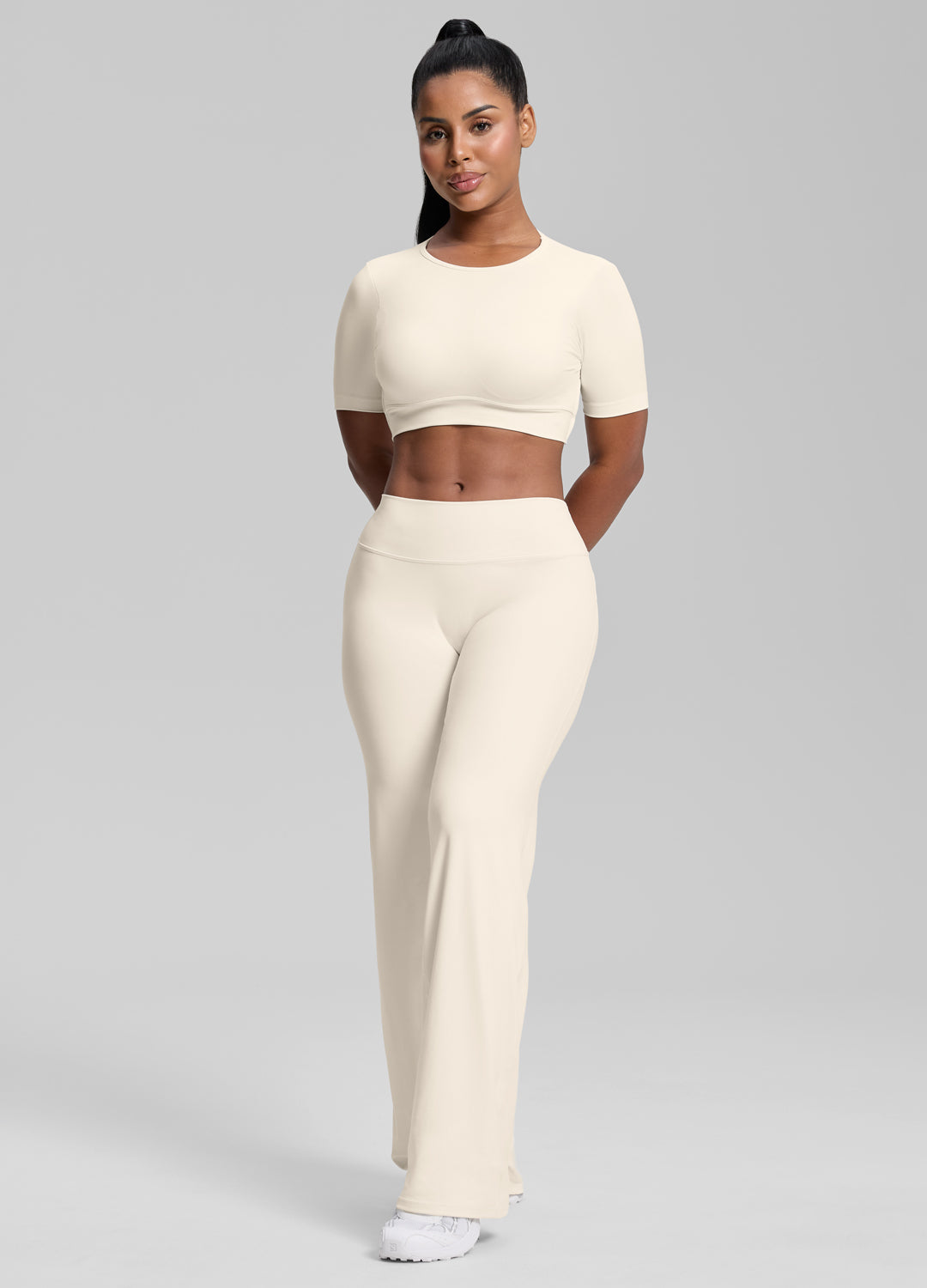 Bas droit fluide, extensible, doux et anti-transpirant