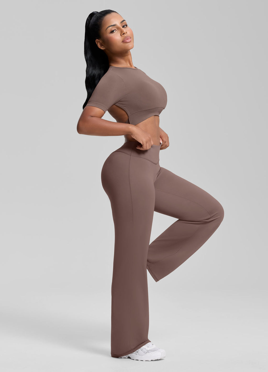 Bas droit fluide, extensible, doux et anti-transpirant