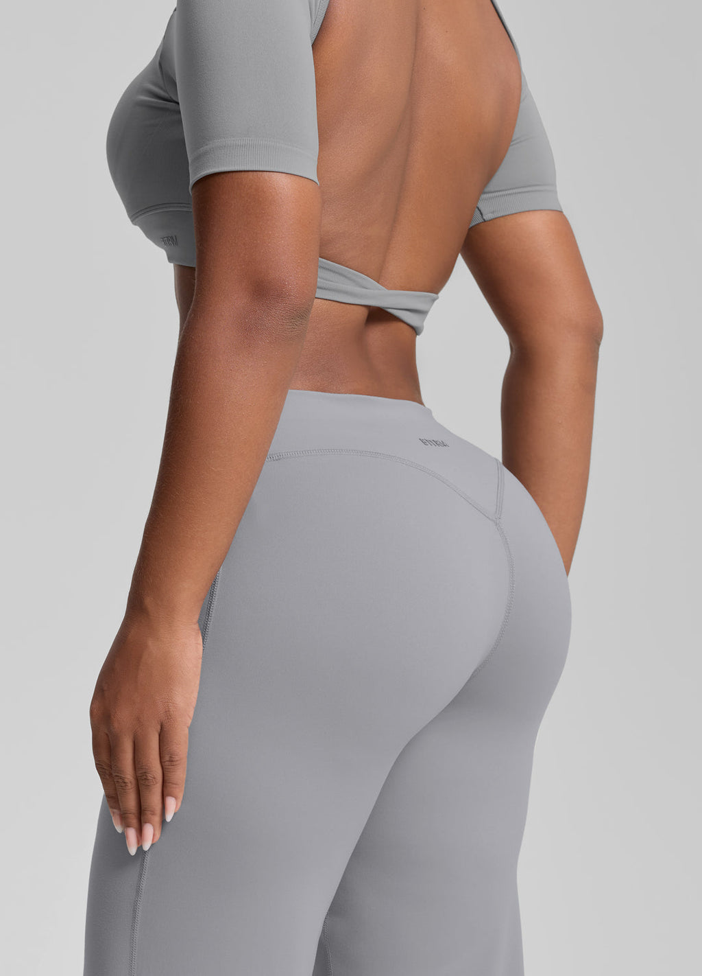 Bas fluide, extensible, doux et anti-transpiration à jambe droite