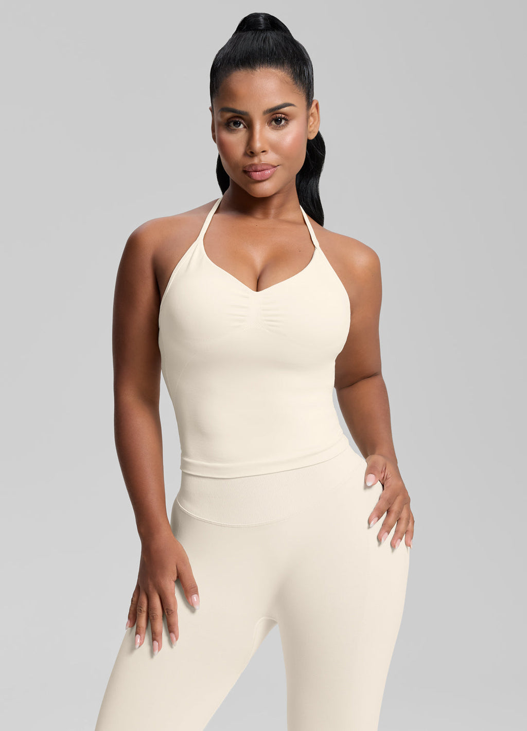 Débardeur en tricot sergé moulant, coupe longue, avec licou et soutien-gorge intégré