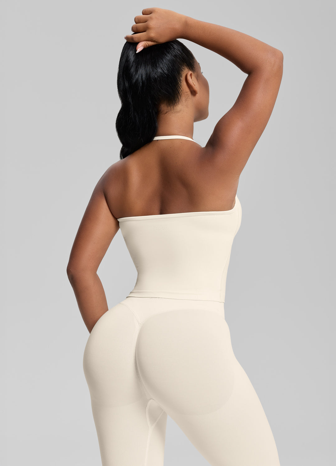 Débardeur en tricot sergé moulant, coupe longue, avec licou et soutien-gorge intégré