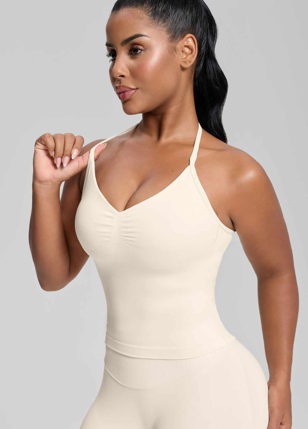Débardeur en tricot sergé moulant, coupe longue, avec licou et soutien-gorge intégré