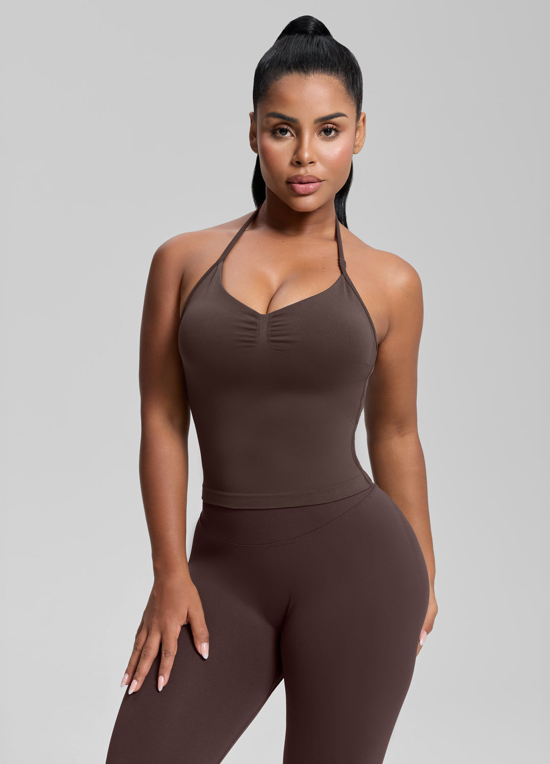 Débardeur en tricot sergé moulant à licou long avec soutien-gorge intégré