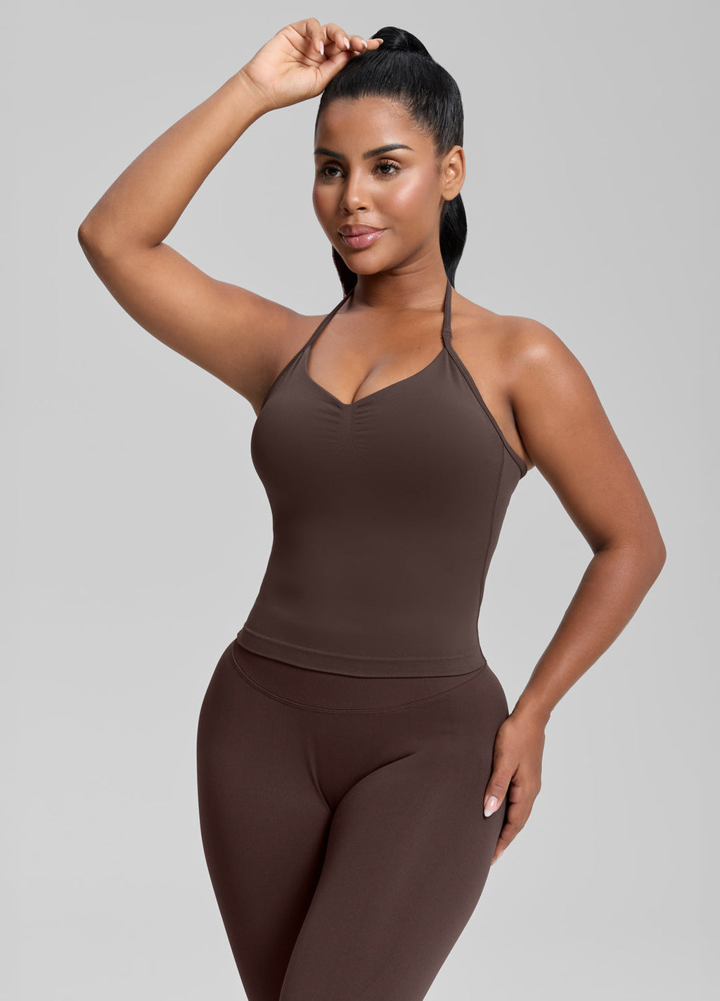Débardeur en tricot sergé moulant à licou long avec soutien-gorge intégré