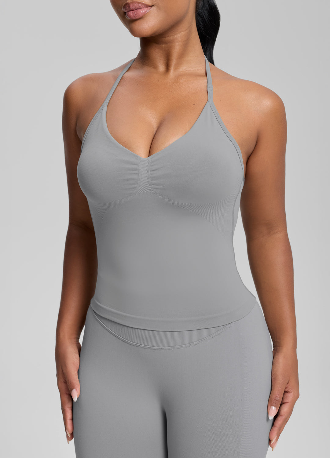 Débardeur en tricot sergé avec soutien-gorge intégré, coupe ajustée et encolure dos nu.