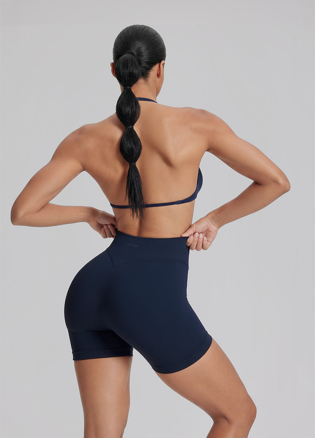 Shorts d'entraînement gainants taille haute effet ventre plat et rehausse-fessier 4.5